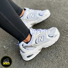 NEW BALANCE 530 AZUL OSCURO BLANCA