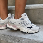 NEW BALANCE 9060 BLANCA AZUL PALO ROSA