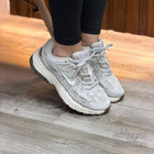NIKE P-6000 GRIS CAFE